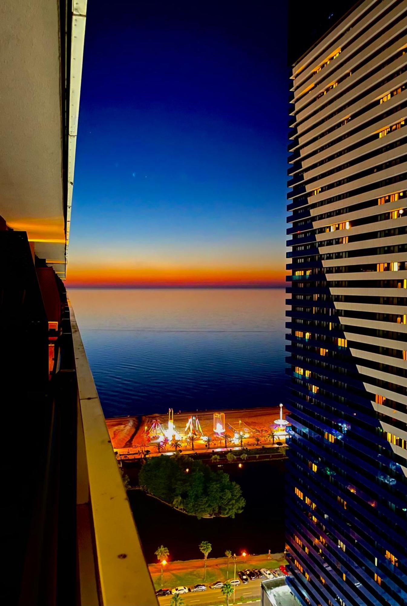 Sky Apartments Batoumi Extérieur photo